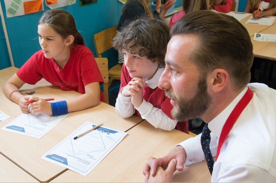 Volunteer in classroom